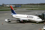 Ancient Delta Boeing B-737-200 at ALB